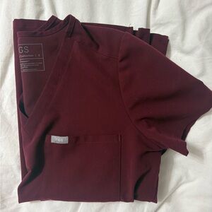 Figs Burgundy Catarina One Pocket Scrub top